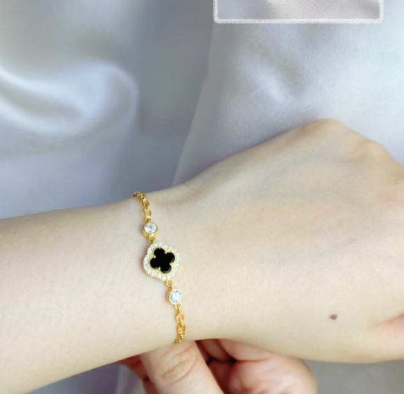 Lắc Tay THJ010